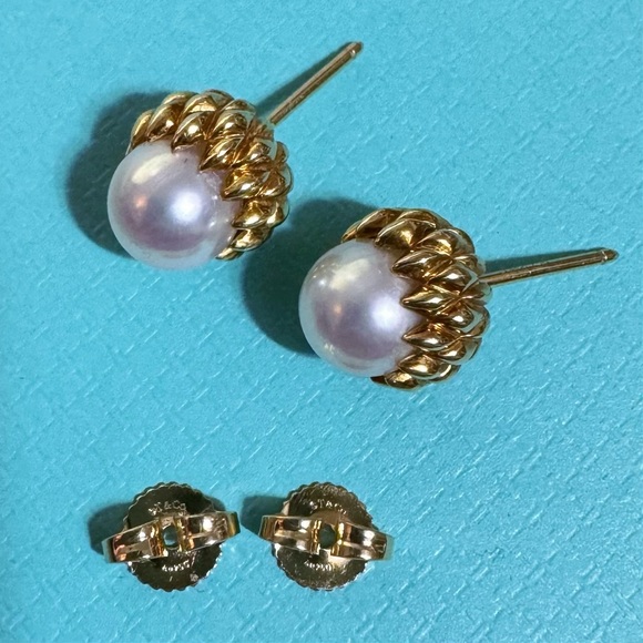 🎊SOLD🎊Tiffany & Co 18k Schlumberger Acorn 7mm Freshwater Pearl Stud Earrings - Picture 5 of 6